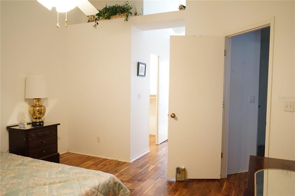 For Sale: $212,000 (2 beds, 2 baths, 1277 Square Feet)