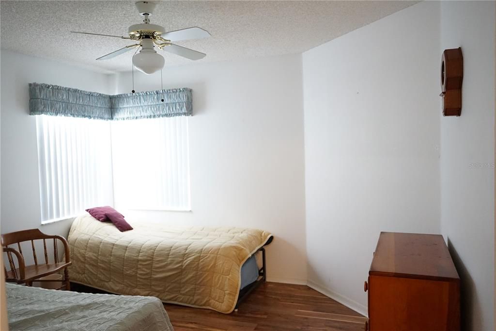 For Sale: $212,000 (2 beds, 2 baths, 1277 Square Feet)