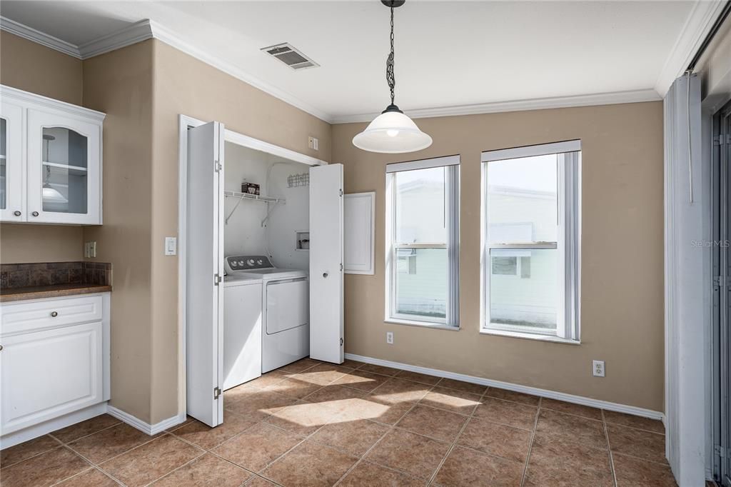 待售: $248,000 (3 贝兹, 2 浴室, 1566 平方英尺)