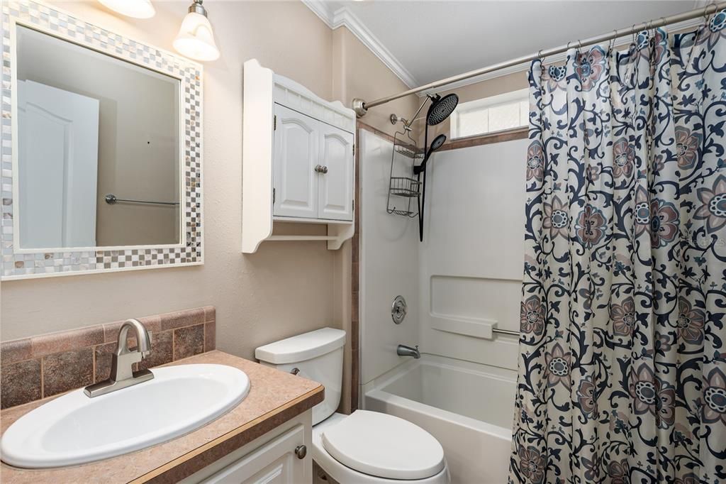 待售: $248,000 (3 贝兹, 2 浴室, 1566 平方英尺)