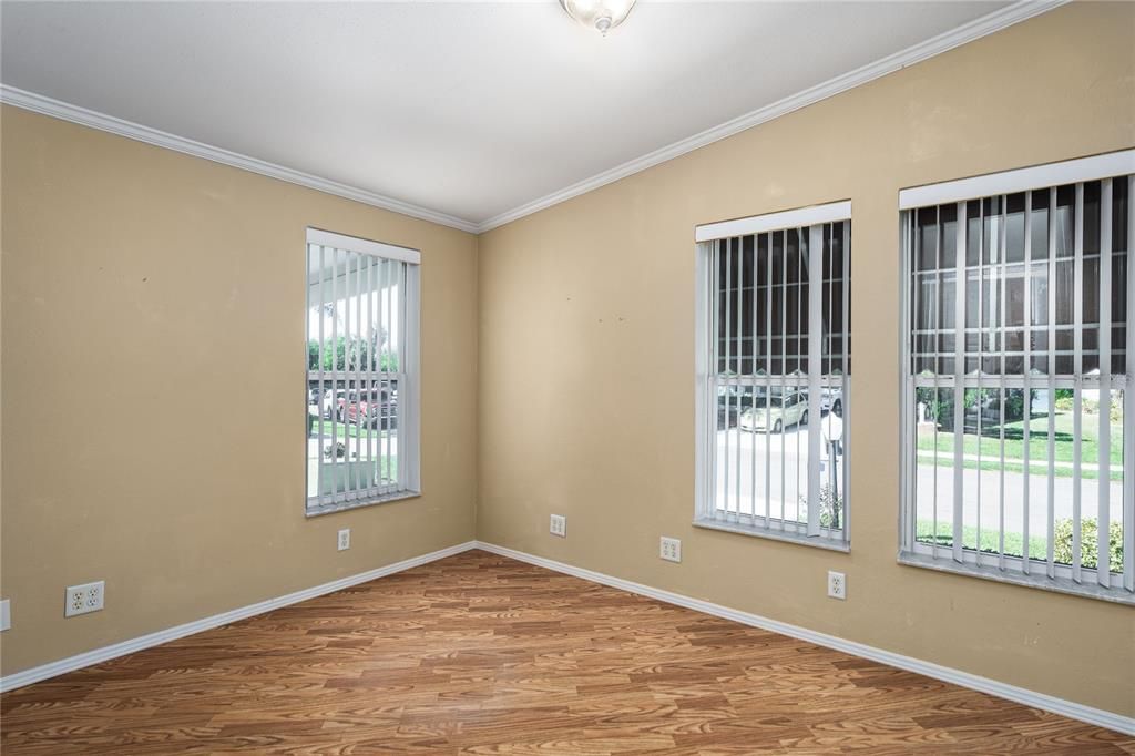 待售: $248,000 (3 贝兹, 2 浴室, 1566 平方英尺)