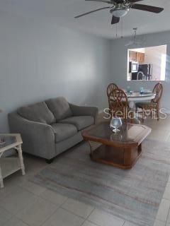 For Rent: $2,200 (2 beds, 2 baths, 805 Square Feet)