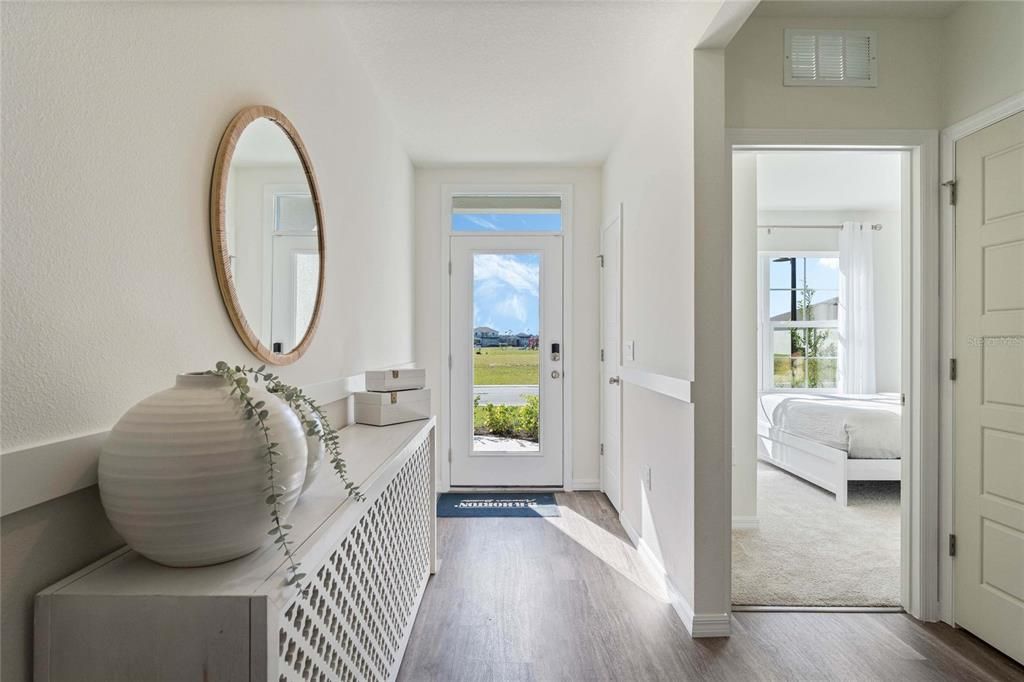 Под контрактом: $293,620 (4 спален, 2 ванн, 1828 Квадратных фут)