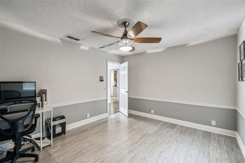 Active With Contract: $385,000 (3 beds, 2 baths, 1933 Square Feet)