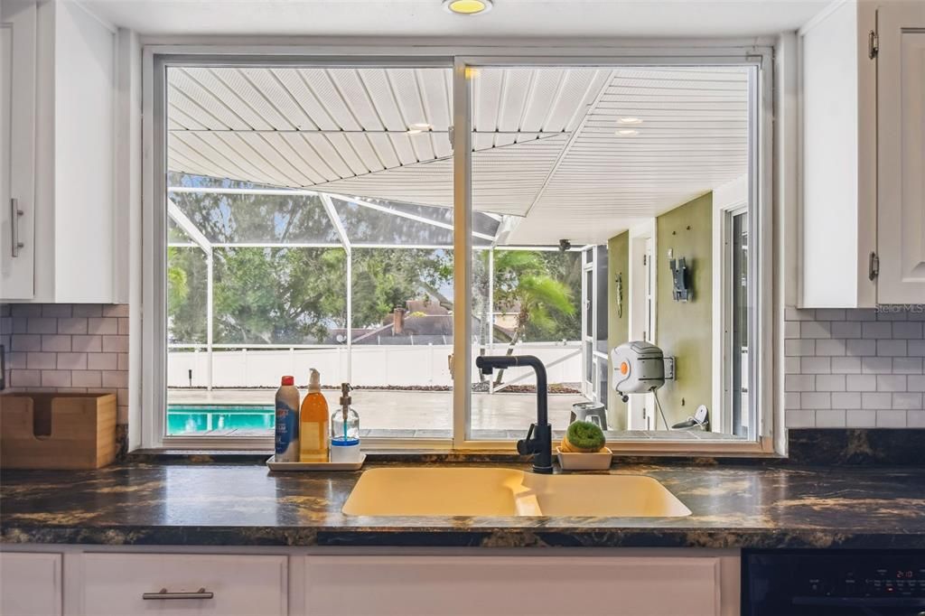 Active With Contract: $385,000 (3 beds, 2 baths, 1933 Square Feet)