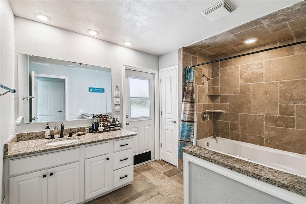 Active With Contract: $385,000 (3 beds, 2 baths, 1933 Square Feet)