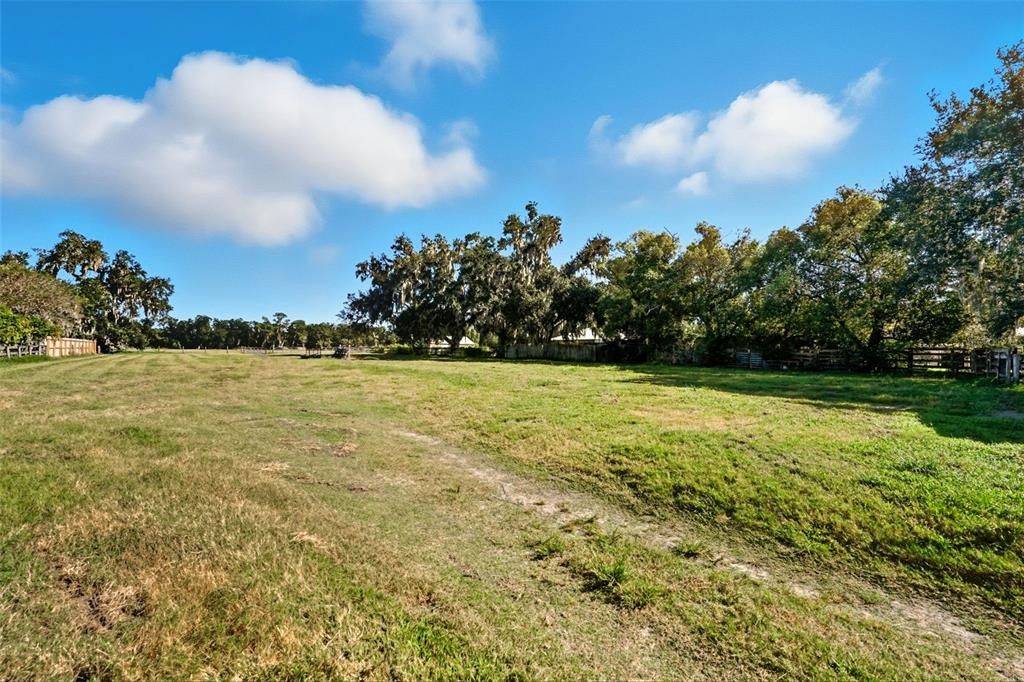 待售: $650,900 (3 贝兹, 1 浴室, 1728 平方英尺)