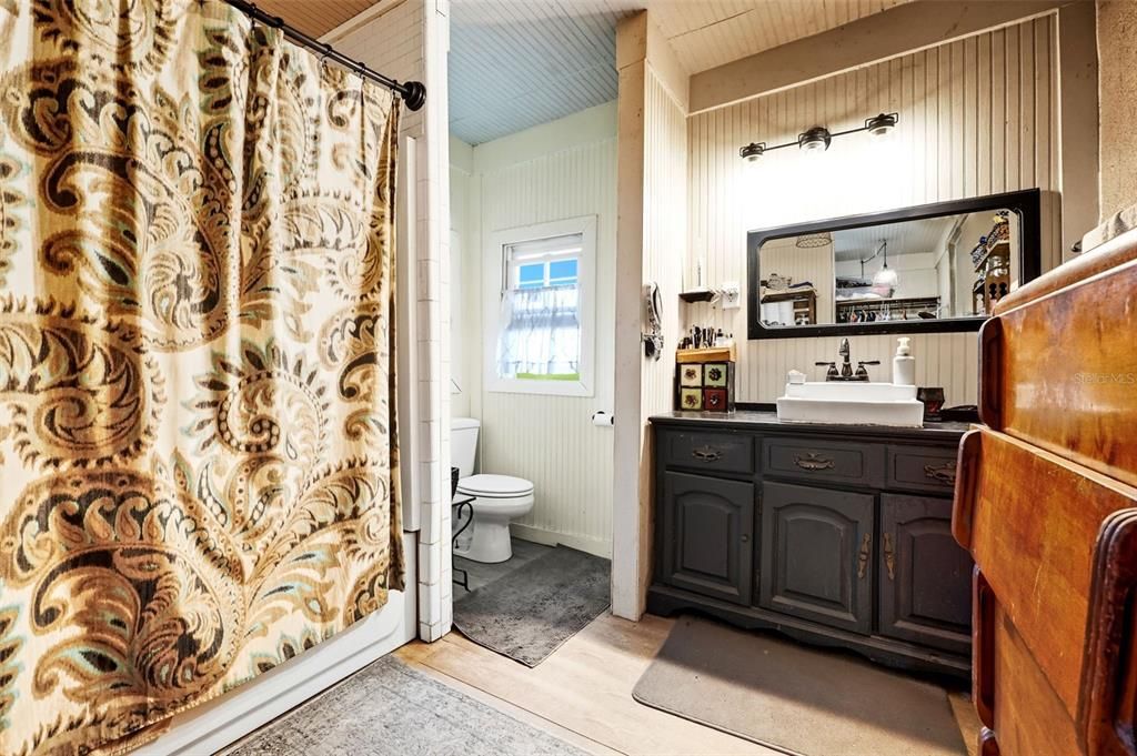 待售: $650,900 (3 贝兹, 1 浴室, 1728 平方英尺)