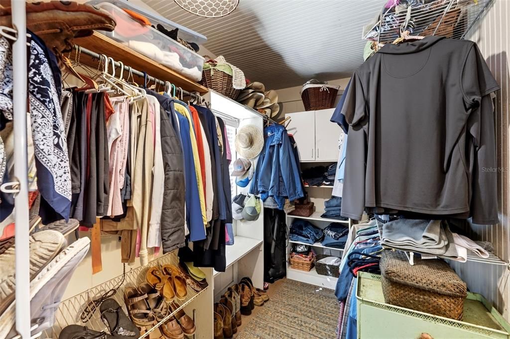 待售: $650,900 (3 贝兹, 1 浴室, 1728 平方英尺)