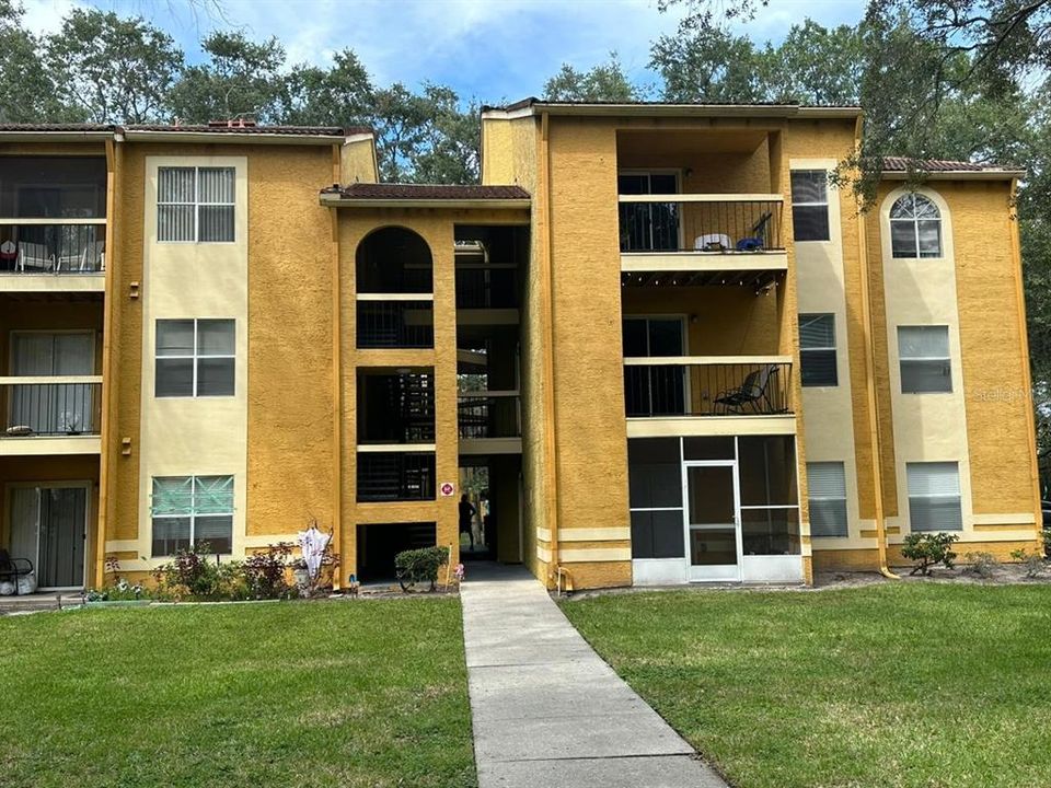 出租: $1,600 (2 贝兹, 1 浴室, 774 平方英尺)