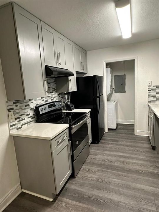 出租: $1,600 (2 贝兹, 1 浴室, 774 平方英尺)