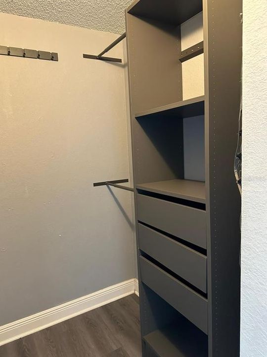 出租: $1,600 (2 贝兹, 1 浴室, 774 平方英尺)