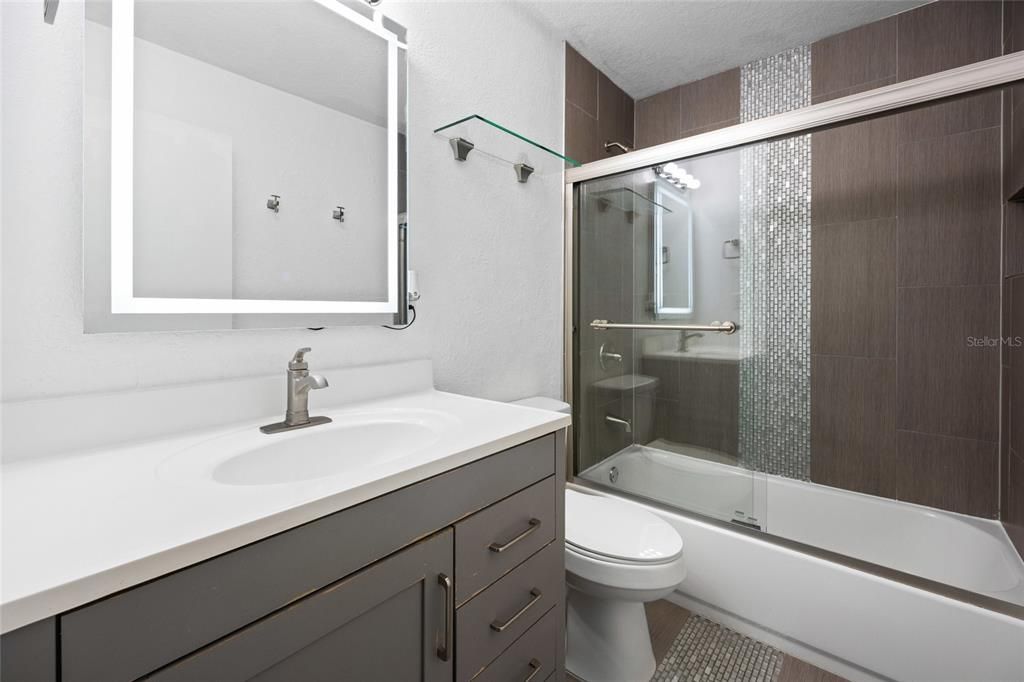 Active With Contract: $239,900 (3 beds, 2 baths, 1656 Square Feet)