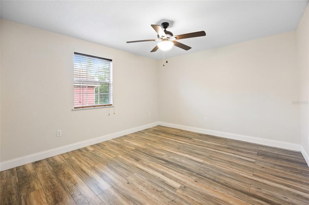 Active With Contract: $239,900 (3 beds, 2 baths, 1656 Square Feet)