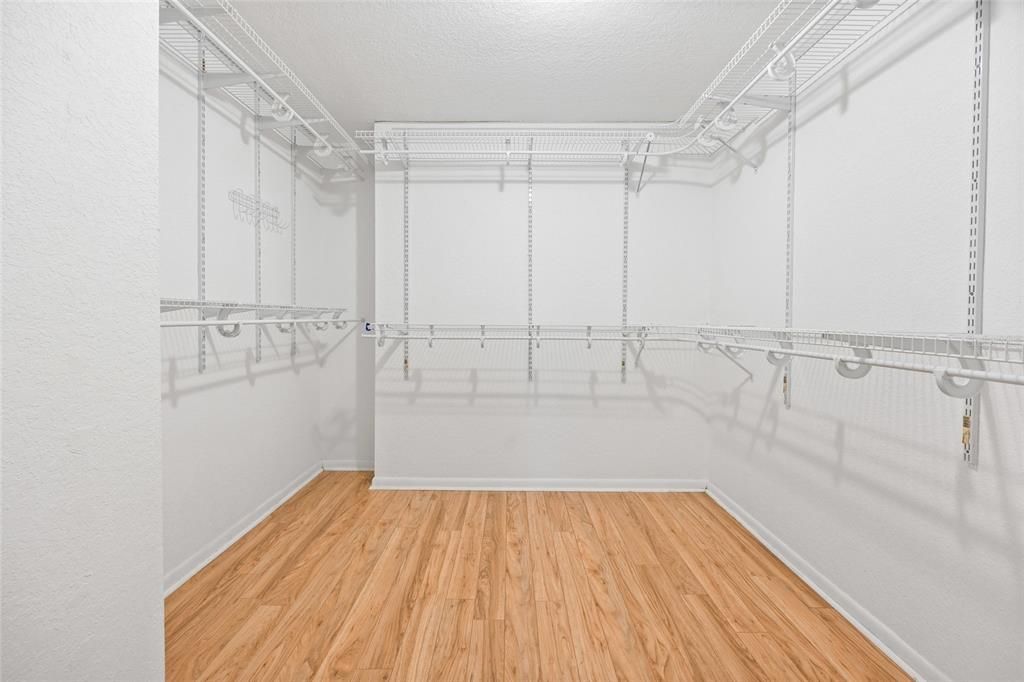 Active With Contract: $239,900 (3 beds, 2 baths, 1656 Square Feet)