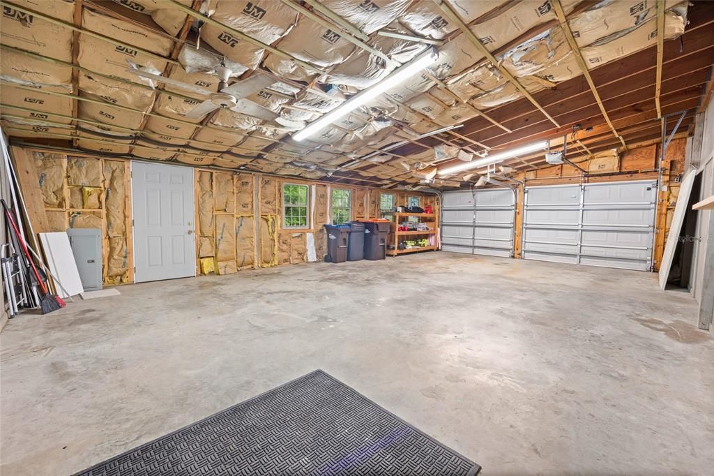 Active With Contract: $239,900 (3 beds, 2 baths, 1656 Square Feet)