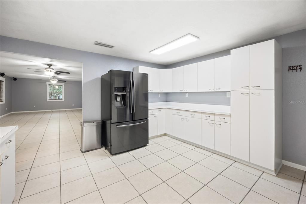 Active With Contract: $239,900 (3 beds, 2 baths, 1656 Square Feet)