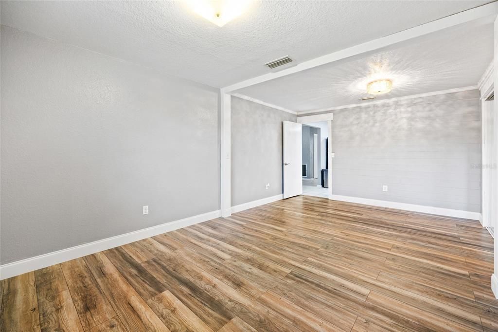 Active With Contract: $239,900 (3 beds, 2 baths, 1656 Square Feet)