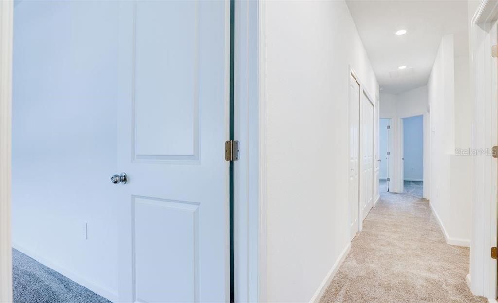 合同活跃: $2,300 (4 贝兹, 3 浴室, 1944 平方英尺)