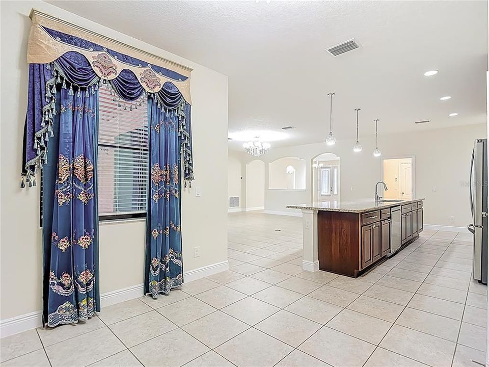 待售: $679,900 (5 贝兹, 3 浴室, 2584 平方英尺)