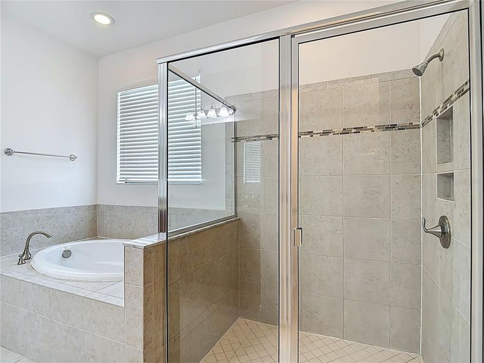 待售: $679,900 (5 贝兹, 3 浴室, 2584 平方英尺)