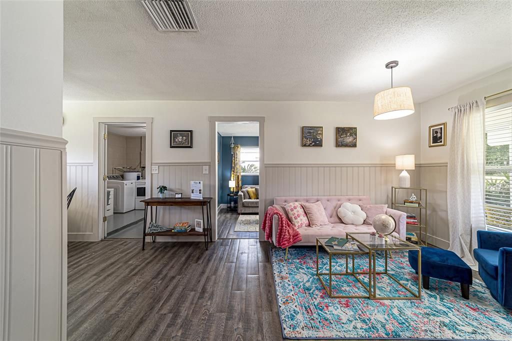 For Sale: $269,900 (3 beds, 2 baths, 1176 Square Feet)