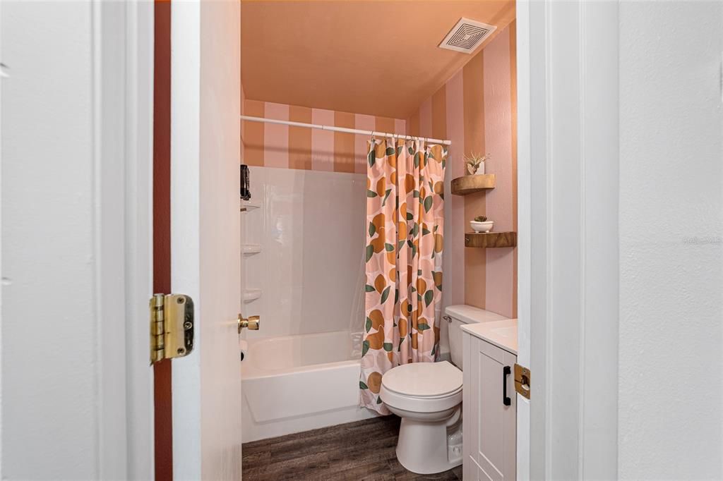 For Sale: $269,900 (3 beds, 2 baths, 1176 Square Feet)