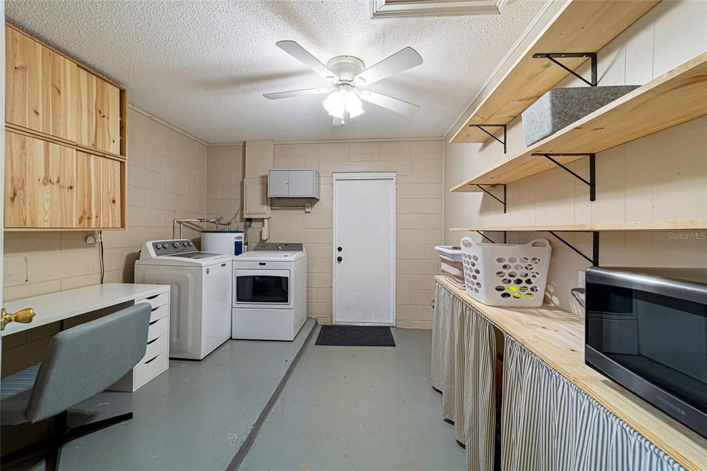 For Sale: $269,900 (3 beds, 2 baths, 1176 Square Feet)