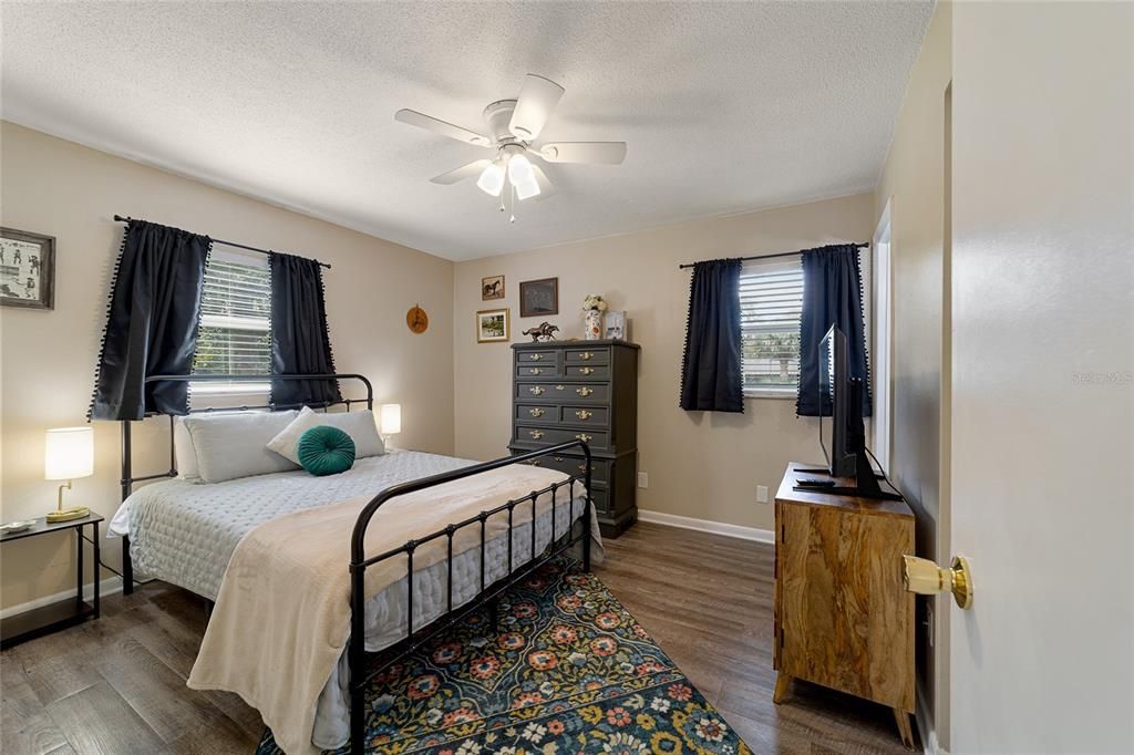 For Sale: $269,900 (3 beds, 2 baths, 1176 Square Feet)