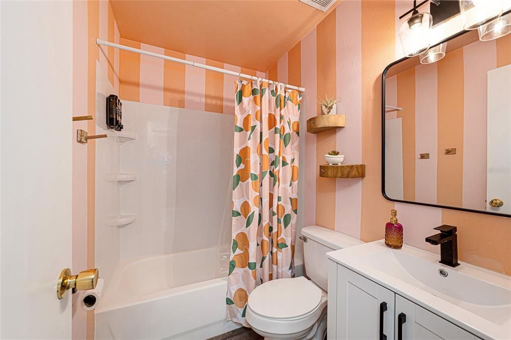 For Sale: $269,900 (3 beds, 2 baths, 1176 Square Feet)