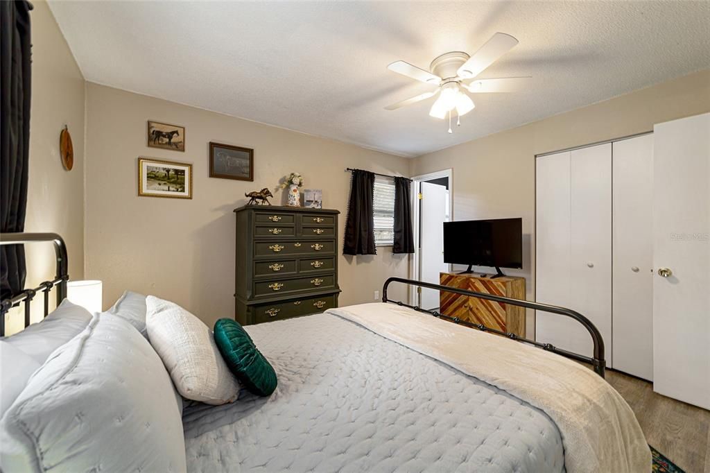 For Sale: $269,900 (3 beds, 2 baths, 1176 Square Feet)