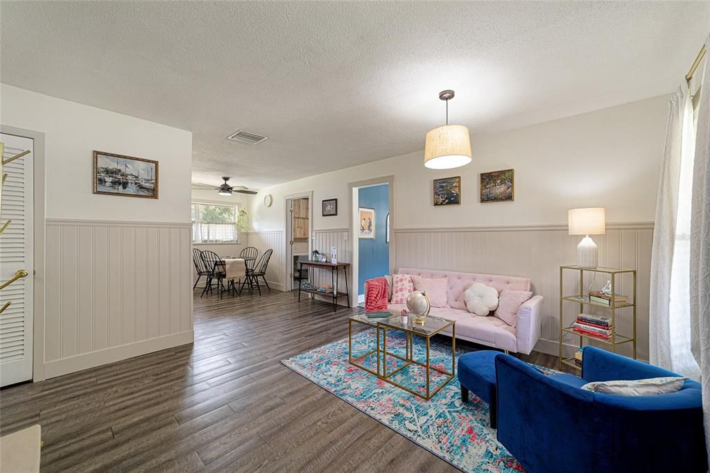 For Sale: $269,900 (3 beds, 2 baths, 1176 Square Feet)