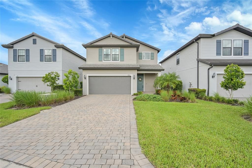 Recently Sold: $445,000 (4 beds, 2 baths, 2213 Square Feet)