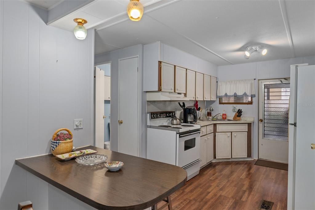 待售: $129,900 (2 贝兹, 2 浴室, 960 平方英尺)