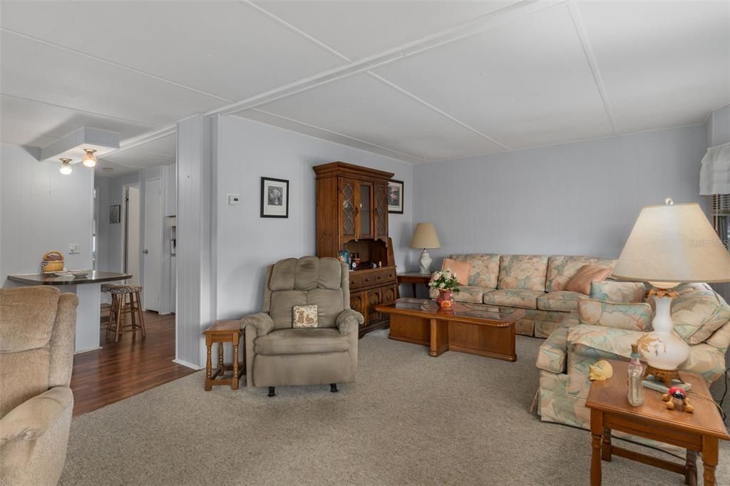 待售: $129,900 (2 贝兹, 2 浴室, 960 平方英尺)