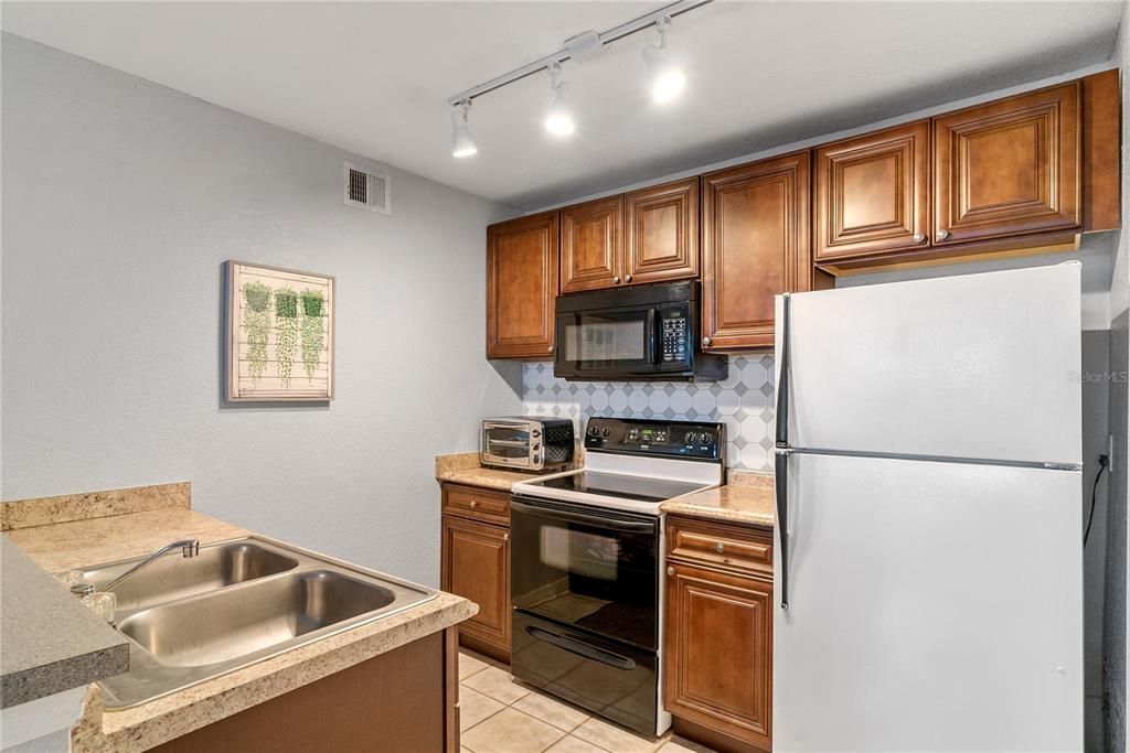 Activo con contrato: $165,000 (1 camas, 1 baños, 558 Pies cuadrados)