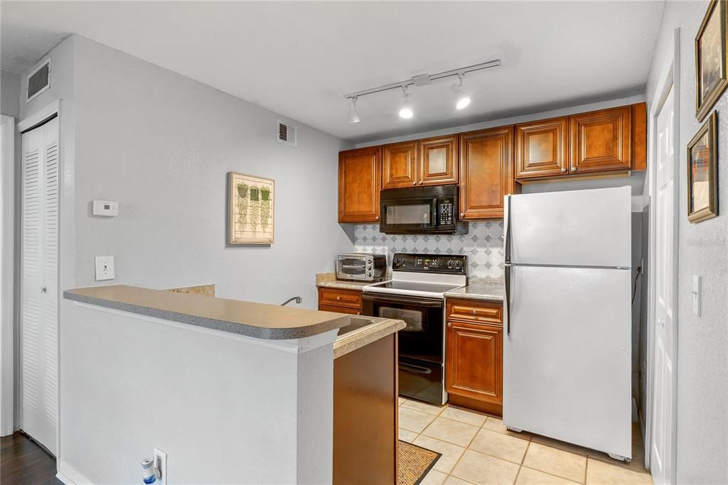 Activo con contrato: $165,000 (1 camas, 1 baños, 558 Pies cuadrados)