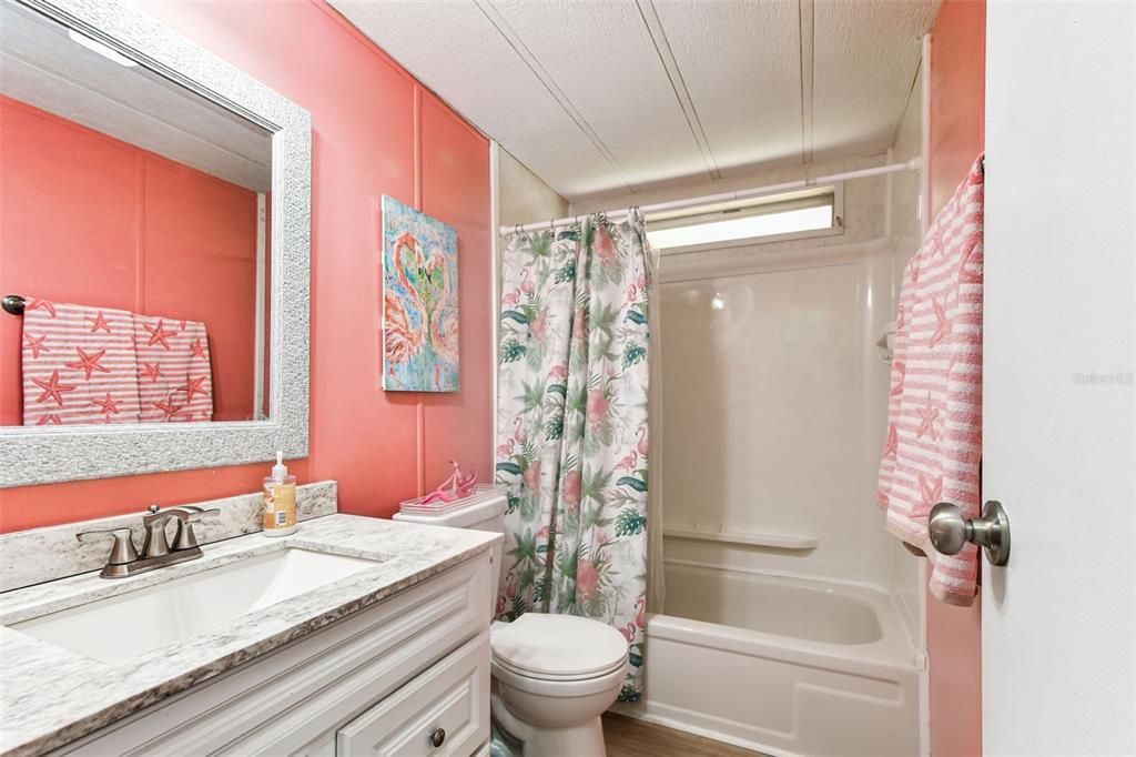 На продажу: $175,000 (2 спален, 2 ванн, 864 Квадратных фут)