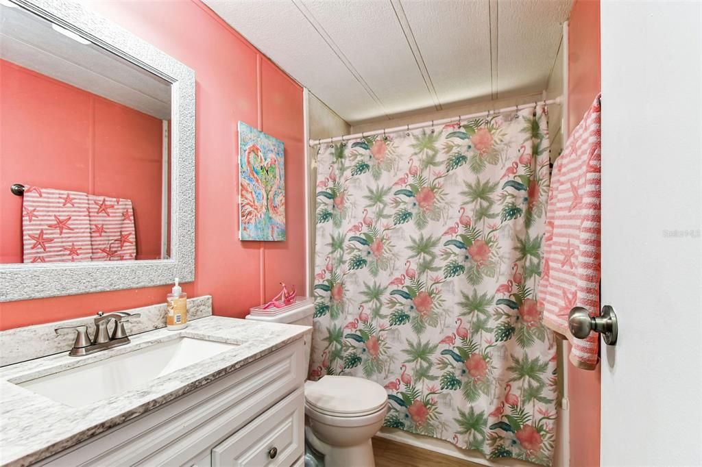 На продажу: $175,000 (2 спален, 2 ванн, 864 Квадратных фут)