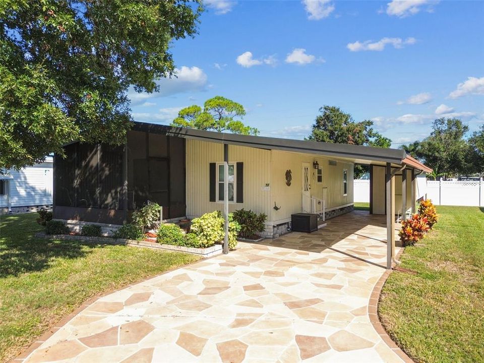 На продажу: $175,000 (2 спален, 2 ванн, 864 Квадратных фут)