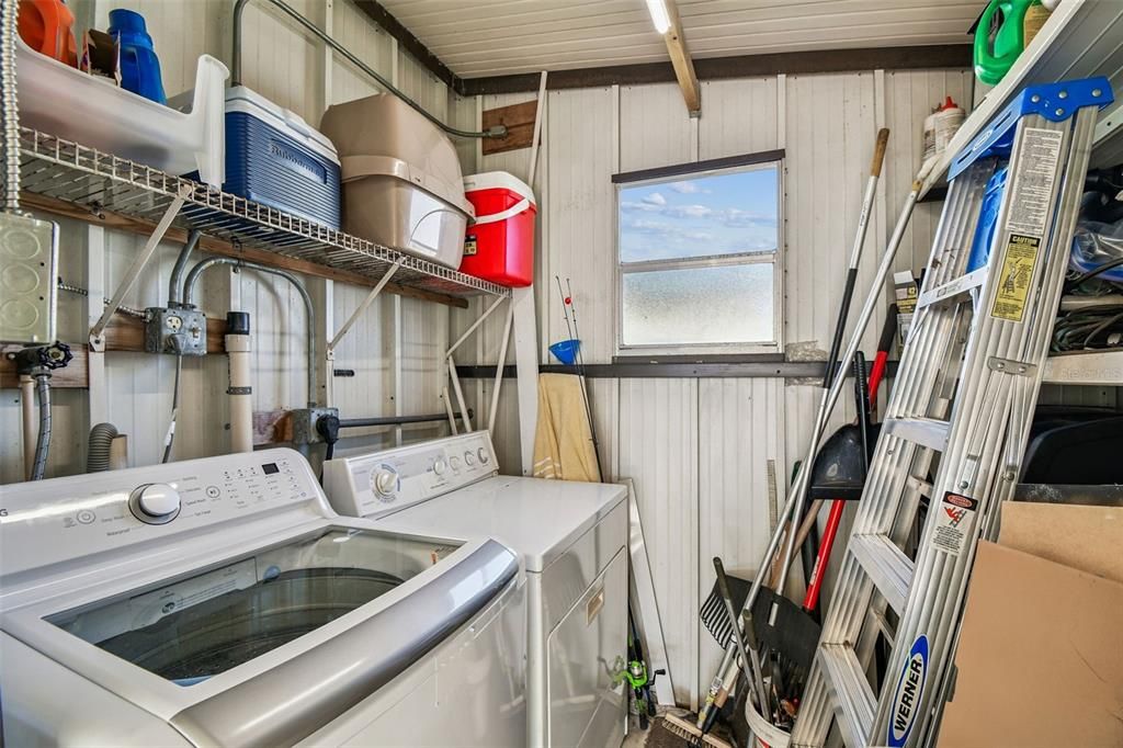 На продажу: $175,000 (2 спален, 2 ванн, 864 Квадратных фут)