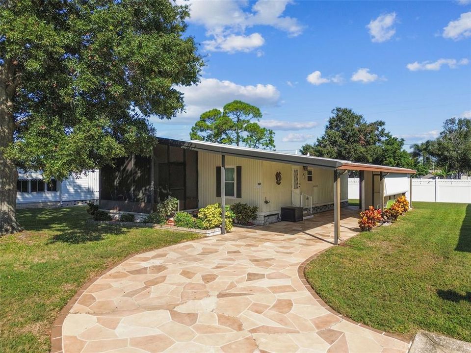 На продажу: $175,000 (2 спален, 2 ванн, 864 Квадратных фут)