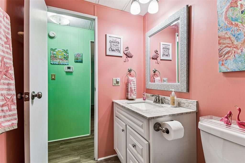 На продажу: $175,000 (2 спален, 2 ванн, 864 Квадратных фут)