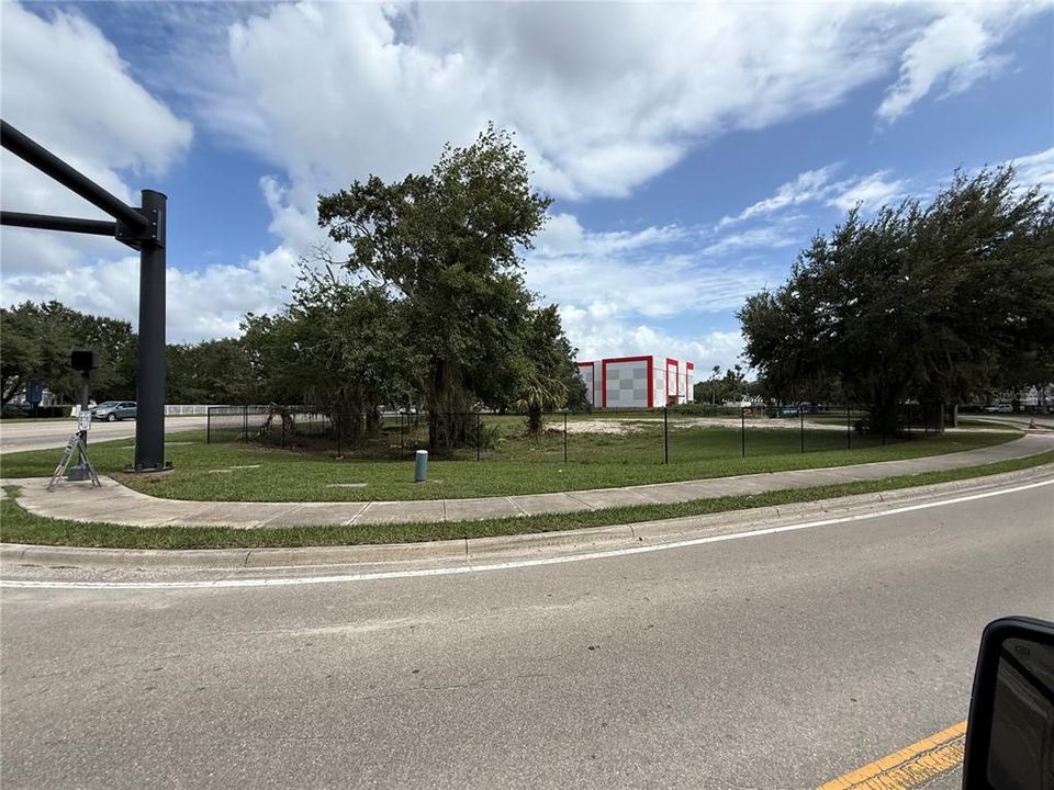 For Sale: $995,000 (0.95 acres)