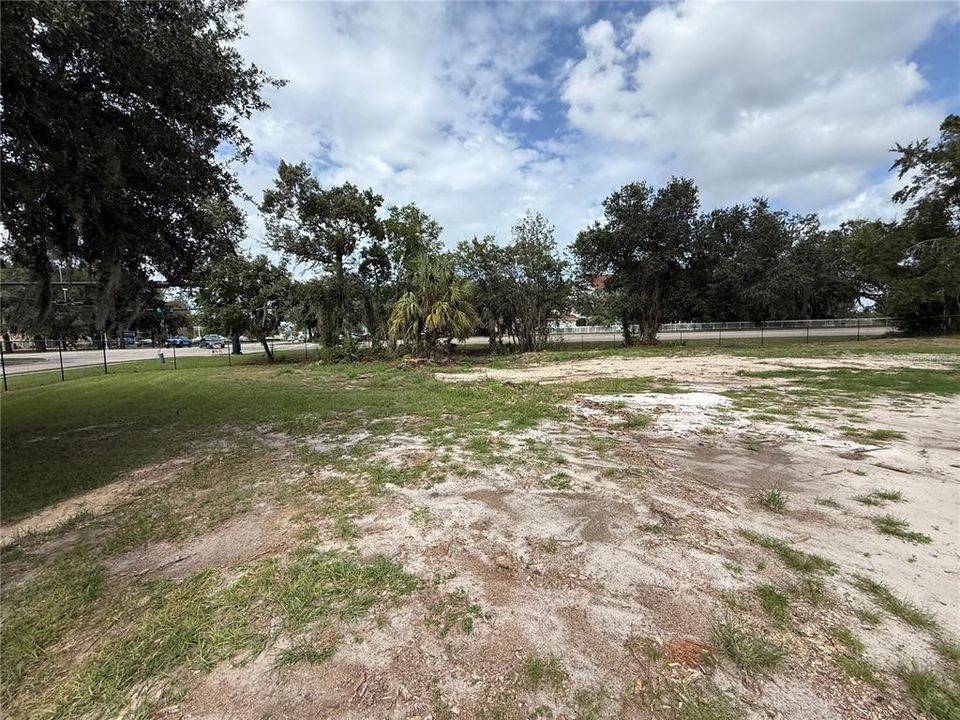 For Sale: $995,000 (0.95 acres)