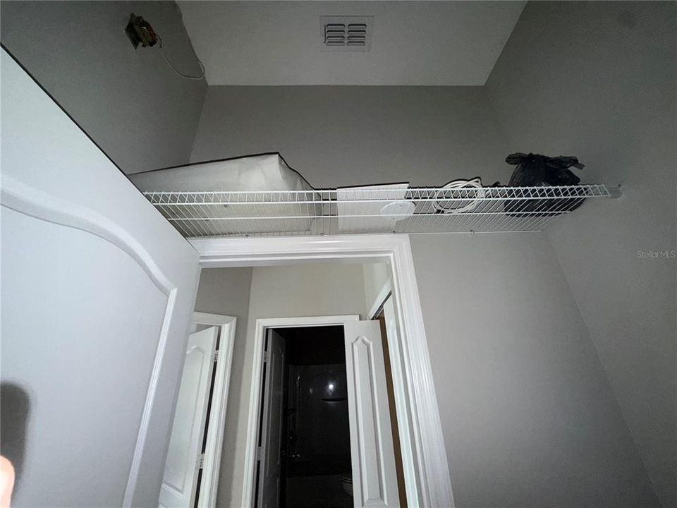 合同活跃: $259,900 (2 贝兹, 2 浴室, 1214 平方英尺)