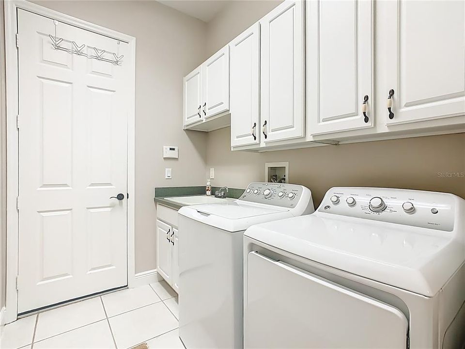 待售: $590,000 (4 贝兹, 3 浴室, 3110 平方英尺)