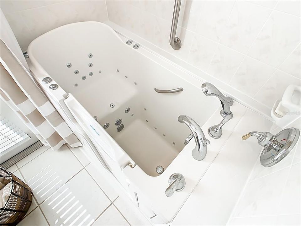 待售: $590,000 (4 贝兹, 3 浴室, 3110 平方英尺)