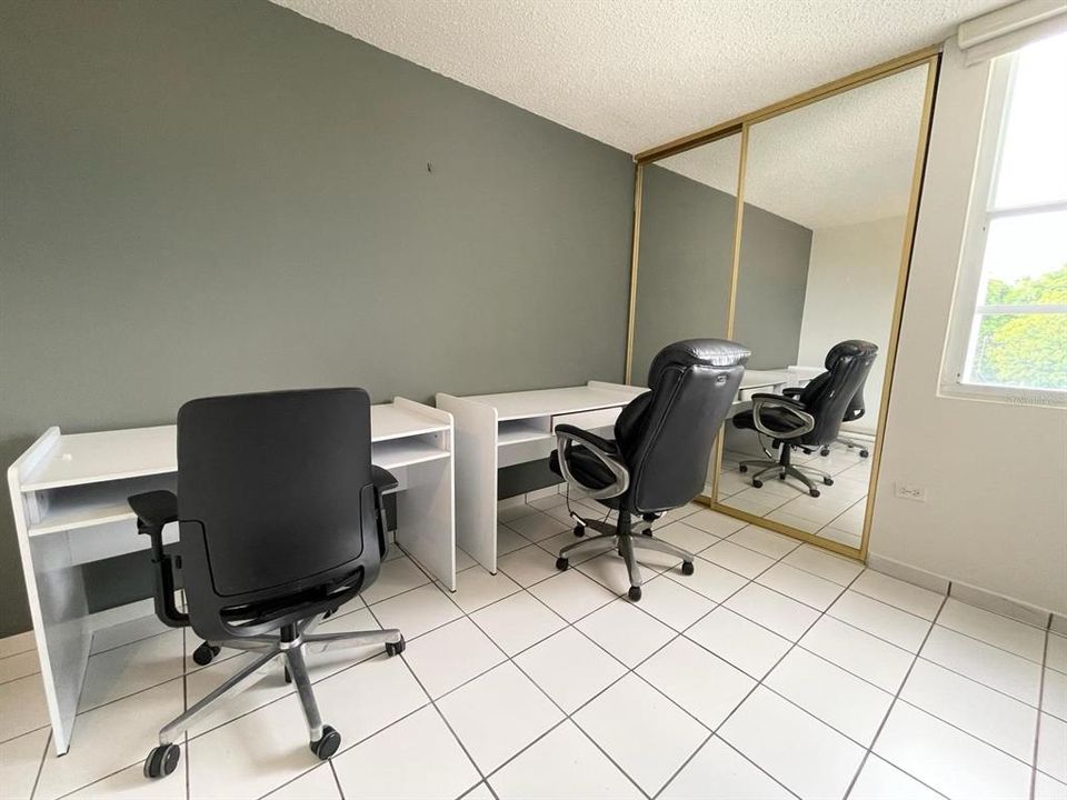 出租: $2,400 (3 贝兹, 2 浴室, 0 平方英尺)