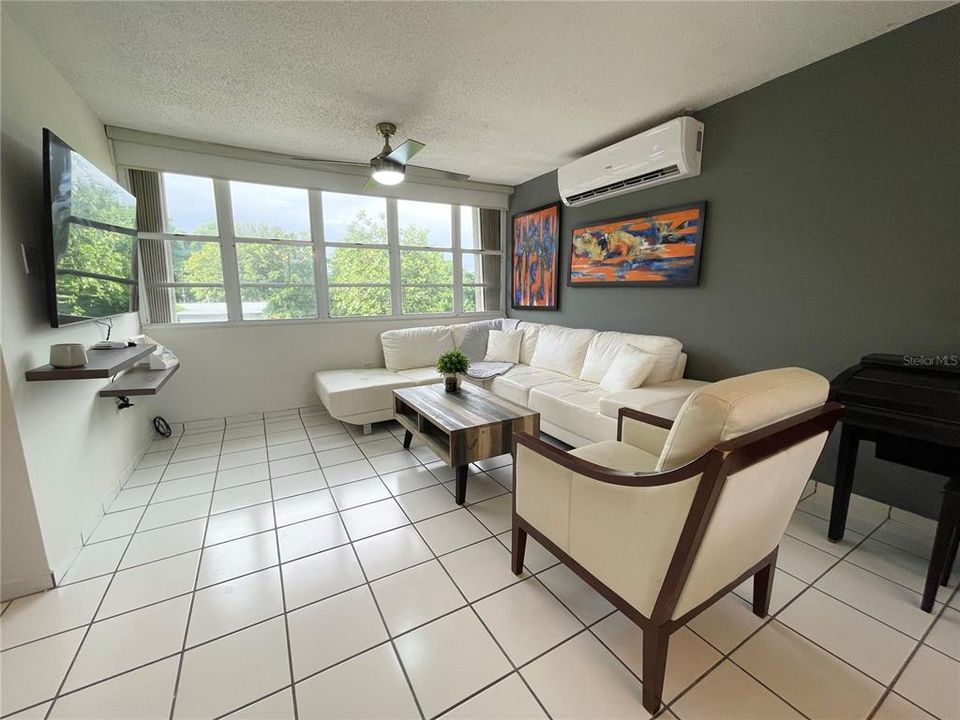 出租: $2,400 (3 贝兹, 2 浴室, 0 平方英尺)